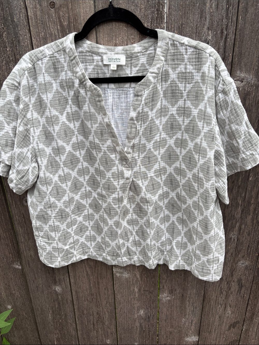 Haven Light Gray Patterned Short-Sleeve Crop Top